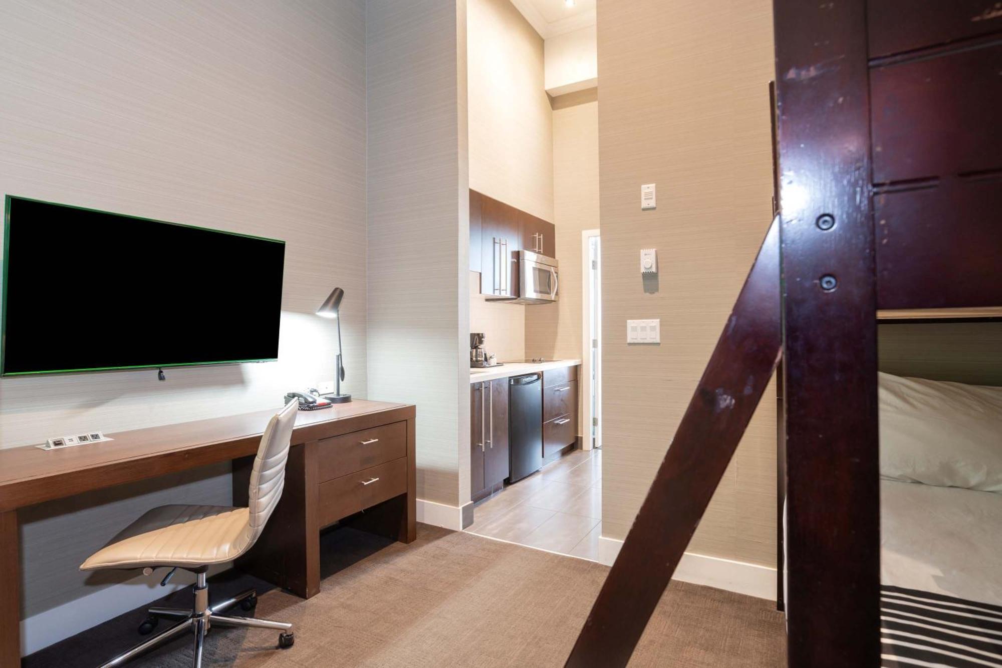 แซนด์แมน โฮเต็ล แอบบอตส์ฟอร์ด แอร์พอร์ต Hotel อับบอทส์ฟอร์ด ภายนอก รูปภาพ