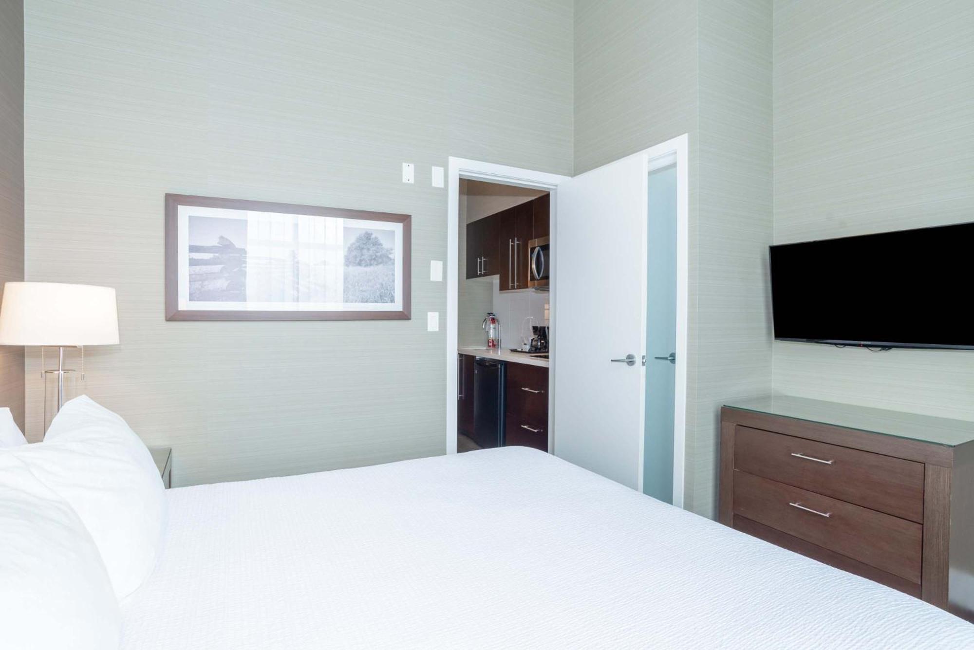 แซนด์แมน โฮเต็ล แอบบอตส์ฟอร์ด แอร์พอร์ต Hotel อับบอทส์ฟอร์ด ภายนอก รูปภาพ