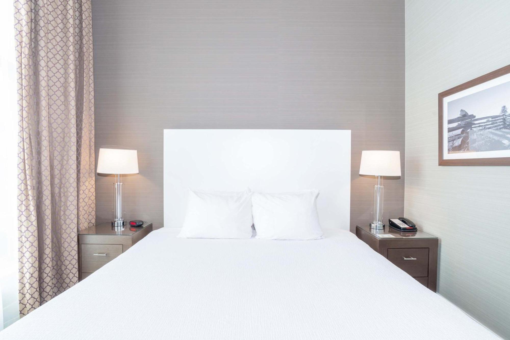 แซนด์แมน โฮเต็ล แอบบอตส์ฟอร์ด แอร์พอร์ต Hotel อับบอทส์ฟอร์ด ภายนอก รูปภาพ