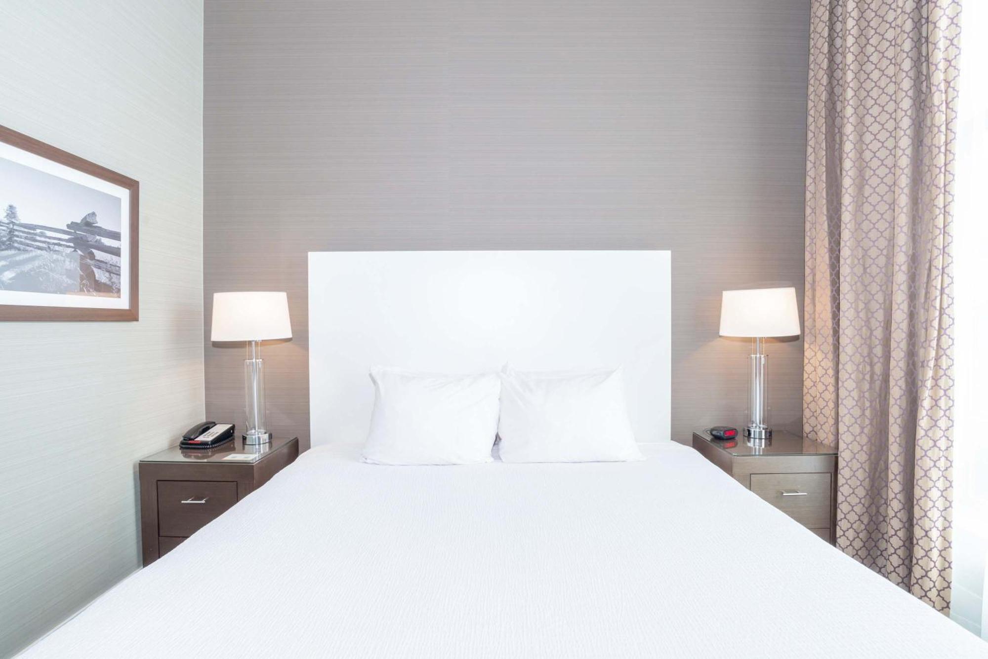 แซนด์แมน โฮเต็ล แอบบอตส์ฟอร์ด แอร์พอร์ต Hotel อับบอทส์ฟอร์ด ภายนอก รูปภาพ