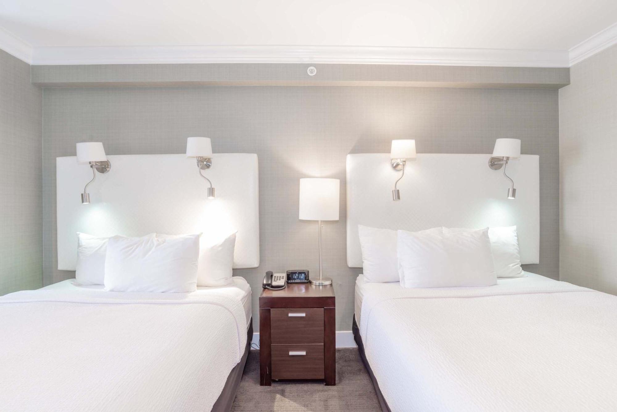 แซนด์แมน โฮเต็ล แอบบอตส์ฟอร์ด แอร์พอร์ต Hotel อับบอทส์ฟอร์ด ภายนอก รูปภาพ