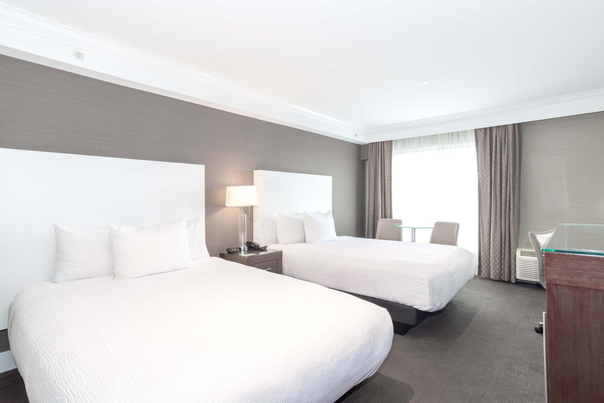 แซนด์แมน โฮเต็ล แอบบอตส์ฟอร์ด แอร์พอร์ต Hotel อับบอทส์ฟอร์ด ภายนอก รูปภาพ